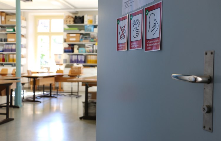 In die Schulräume zieht bald wieder Leben ein – doch der ganz normale Alltag ist noch in weiter Ferne. In die Schulräume zieht bald wieder Leben ein – doch der ganz normale Alltag ist noch in weiter Ferne.