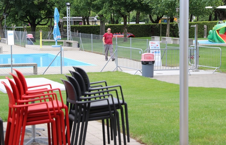 Die Gitter bei den Duschen wird Urs Moos noch umstellen. Die Gitter bei den Duschen wird Urs Moos noch umstellen.