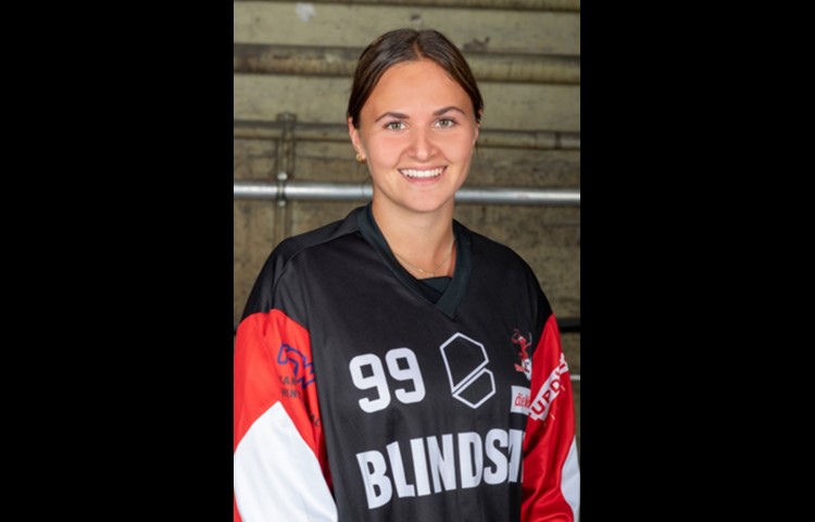 Dass sie Goalie ist, hat sie auch ihrem Bruder zu verdanken.