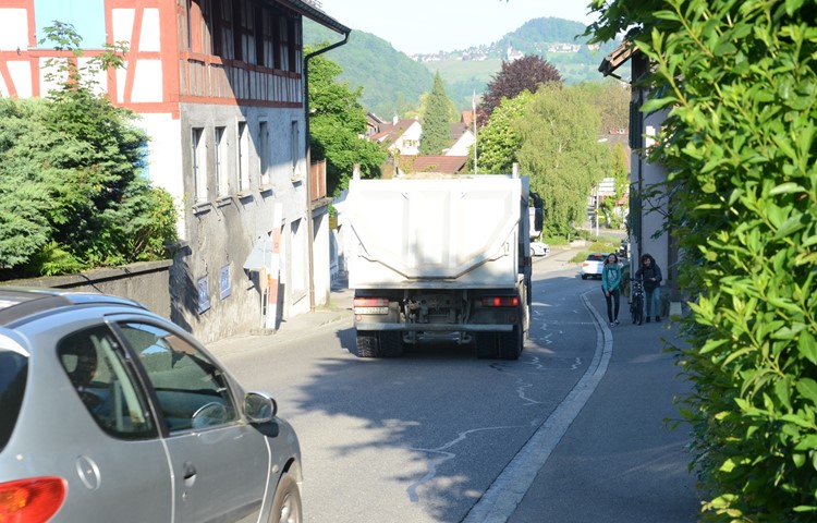 Die Steig ist steil, vor allem aber eng. Deshalb wird Tempo 40 eingeführt. Die Steig ist steil, vor allem aber eng. Deshalb wird Tempo 40 eingeführt.