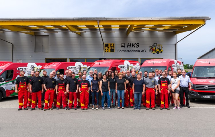 Klaus Wüthrich (r.) begann 1985 als Händler von Gebrauchtstaplern. Mittlerweile ist seine HKS die Nummer 4 auf dem Schweizer Markt. Klaus Wüthrich (r.) begann 1985 als Händler von Gebrauchtstaplern. Mittlerweile ist seine HKS die Nummer 4 auf dem Schweizer Markt.