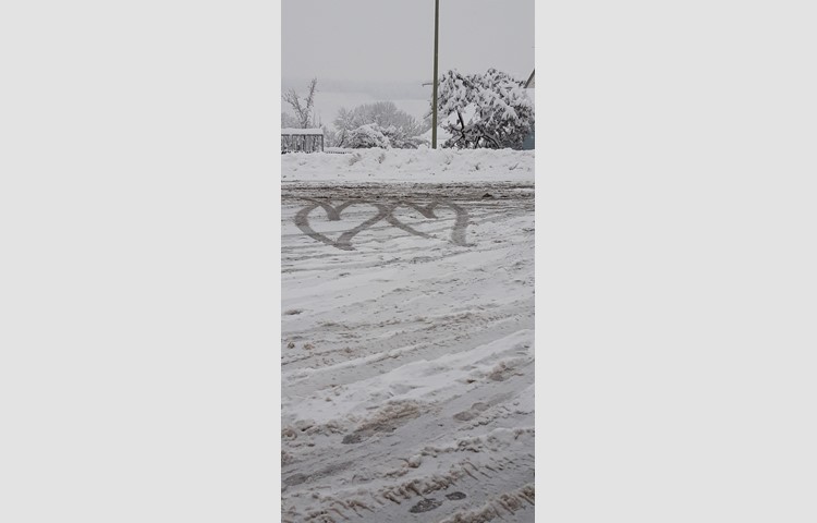 Bild 16: Herzliches Schneechaos. Bild 16: Herzliches Schneechaos.