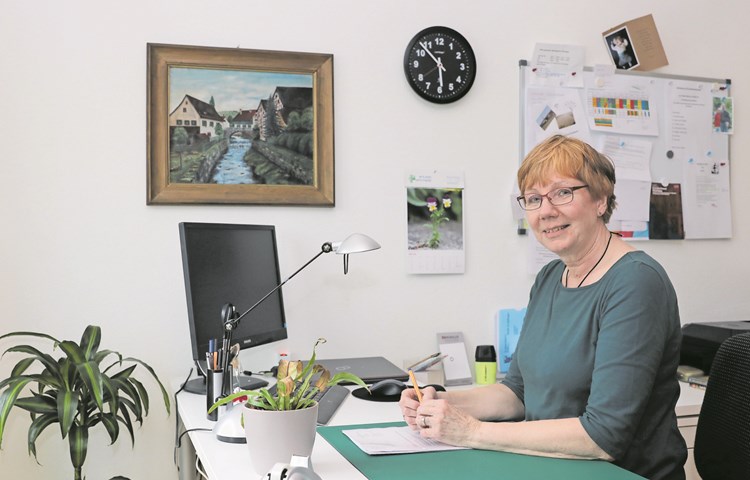 Inge Stutz in ihrem Büro, an der Wand ein Bild aus Schleitheim. Inge Stutz in ihrem Büro, an der Wand ein Bild aus Schleitheim.