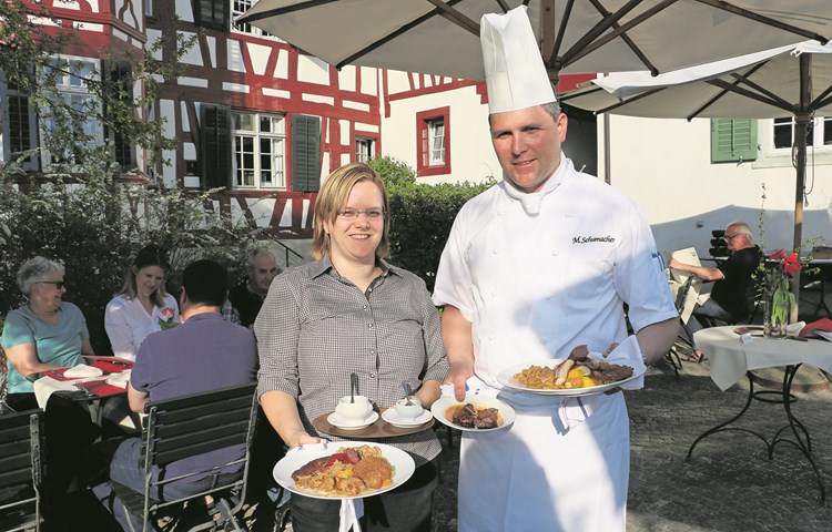 Petra und Mirco Schumacher beim Jubiläum ihres «Hirschen». Petra und Mirco Schumacher beim Jubiläum ihres «Hirschen».