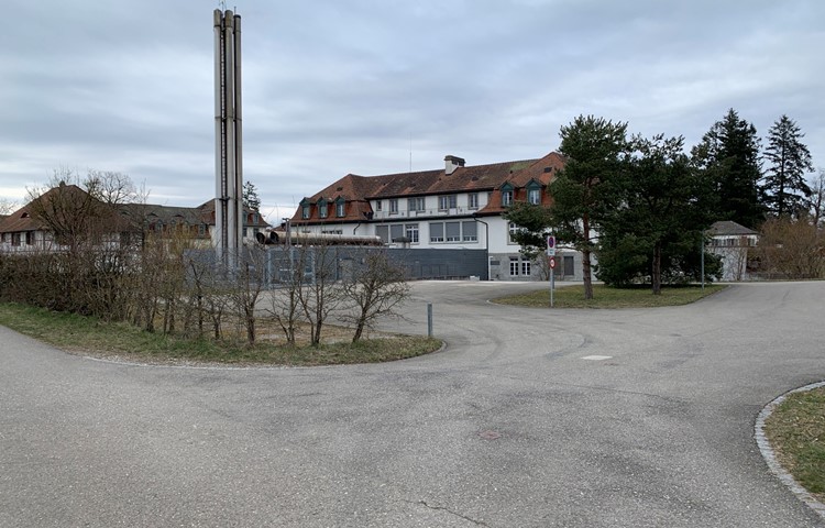 In der Heizzentrale der PUK Rheinau können sowohl trockene als auch nasse Schnitzel verbrannt werden – erst seit Anfang Februar wird das aber gemacht. In der Heizzentrale der PUK Rheinau können sowohl trockene als auch nasse Schnitzel verbrannt werden – erst seit Anfang Februar wird das aber gemacht.