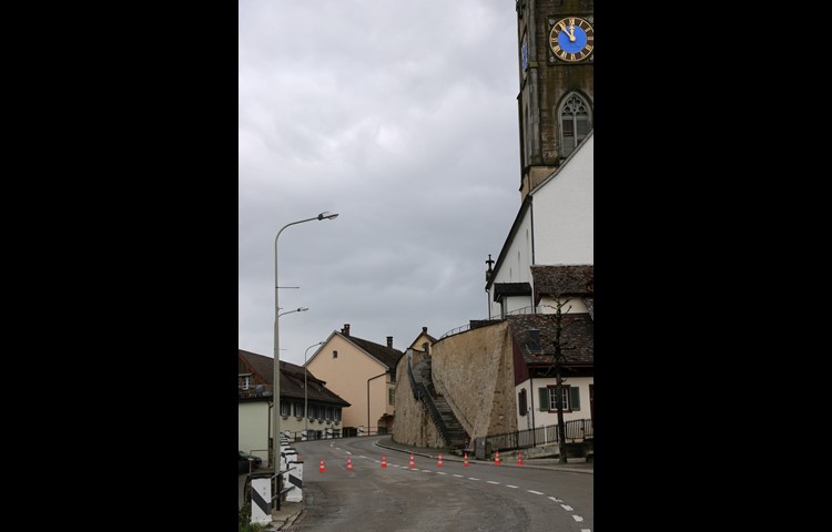 Die Landstrasse im Dorfkern war zu.