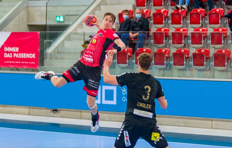 Pfadi Winterthur (rot) spielte sich auf dem schnellstmöglichen Weg in den Halbfinal. Pfadi Winterthur (rot) spielte sich auf dem schnellstmöglichen Weg in den Halbfinal.