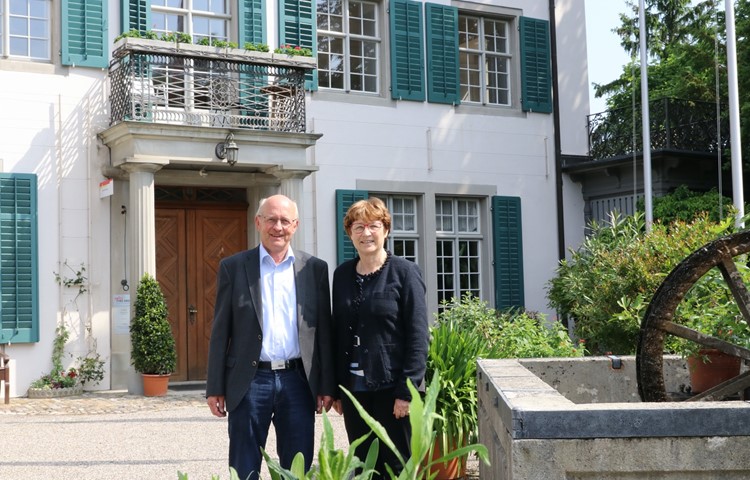 Arbeiten vor allem im Hintergrund: Ernst Meyer und Christa Zulliger sind seit zwölf Jahren im Bezirksrat. Ende Monat ist Schluss. Arbeiten vor allem im Hintergrund: Ernst Meyer und Christa Zulliger sind seit zwölf Jahren im Bezirksrat. Ende Monat ist Schluss.