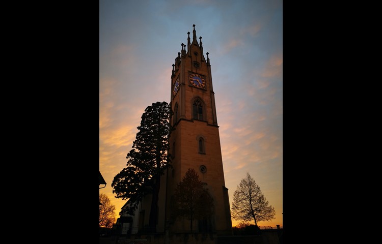 1. Platz: Andelfinger Kirchturm im Abendlicht.
