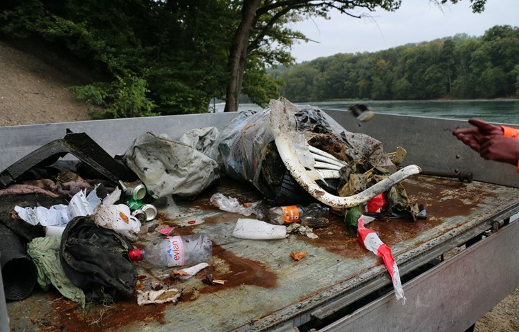 Clean-up-Day 2017 in der Bachdelle Dachsen – im nächsten Sommer wird die Anlage mit Kameras ausgerüstet Clean-up-Day 2017 in der Bachdelle Dachsen – im nächsten Sommer wird die Anlage mit Kameras ausgerüstet