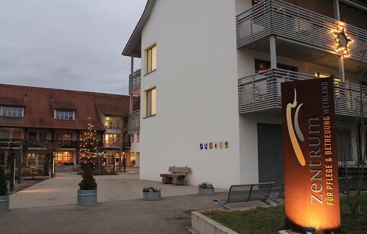 Die Altersheime in der Region (im Bild Marthalen) spüren eine gewisse «Virusmüdigkeit». Die Altersheime in der Region (im Bild Marthalen) spüren eine gewisse «Virusmüdigkeit».