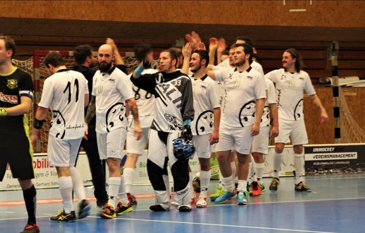 Der UHC Wyland konnte sich dank einem Sieg zum Abschluss vom letzten Platz lösen. Der UHC Wyland konnte sich dank einem Sieg zum Abschluss vom letzten Platz lösen.
