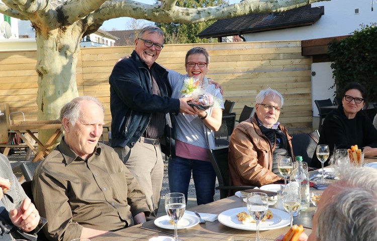 Gratulation zur Wiederwahl im Frühling 2019 von der einstigen Vorgängerin im Kantonsrat: Markus Späth-Walter und Käthi Furrer. Gratulation zur Wiederwahl im Frühling 2019 von der einstigen Vorgängerin im Kantonsrat: Markus Späth-Walter und Käthi Furrer.