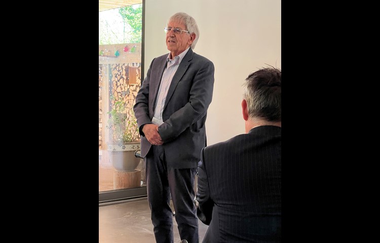 Walter Meier hat als Delegierter des Regierungsrats das Thurauenprojekt von 1999 bis 2017 begleitet. Der Fluss kann nun innerhalb von Linien Kies und Erdmaterial bewegen.