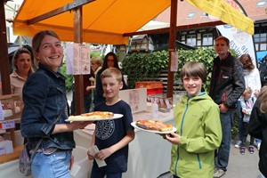 Frühlingshaftes Markttreiben Frühlingshaftes Markttreiben