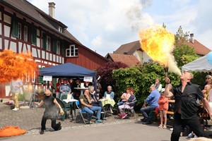Frühlingshaftes Markttreiben Frühlingshaftes Markttreiben