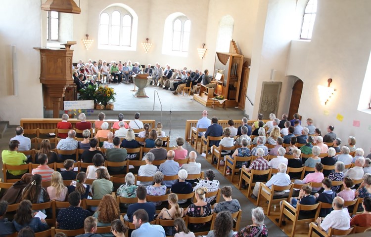 Der Festgottesdienst war gut besucht. Der Festgottesdienst war gut besucht.