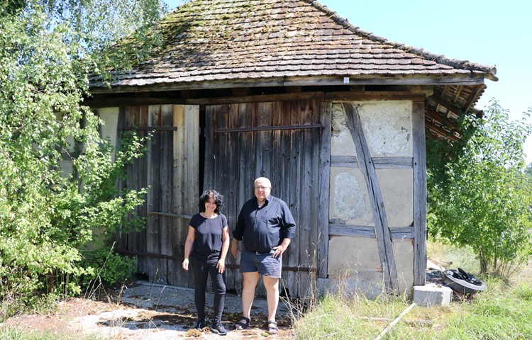 Die Genossenschaft Mülibach um Kassierin Susann Langhart und Präsident Conrad Schneider will aus dem alten Schützenhaus von 1792 einen Kulturraum für die Bevölkerung machen. Die Genossenschaft Mülibach um Kassierin Susann Langhart und Präsident Conrad Schneider will aus dem alten Schützenhaus von 1792 einen Kulturraum für die Bevölkerung machen.