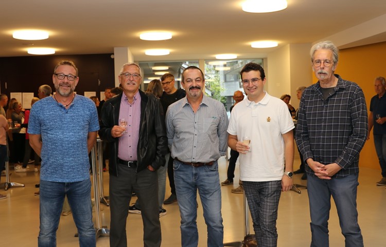 Der Gemeinderat des vergrösserten Andelfingen (v.l.): Markus Tunkel, Hansruedi Jucker (Präsident), Roberto Violi, Manuel Conrad und Peter Müller. Der Gemeinderat des vergrösserten Andelfingen (v.l.): Markus Tunkel, Hansruedi Jucker (Präsident), Roberto Violi, Manuel Conrad und Peter Müller.
