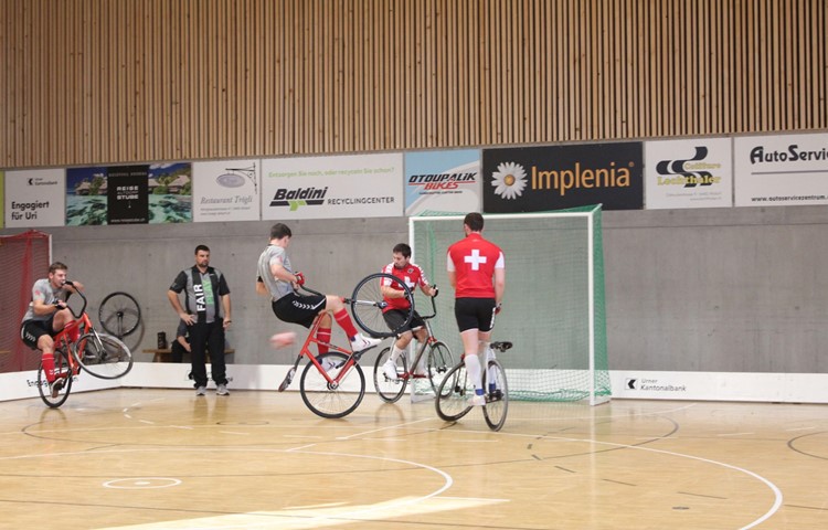Die besten Radballer der Schweiz messen sich am Samstag in Seuzach. Die besten Radballer der Schweiz messen sich am Samstag in Seuzach.