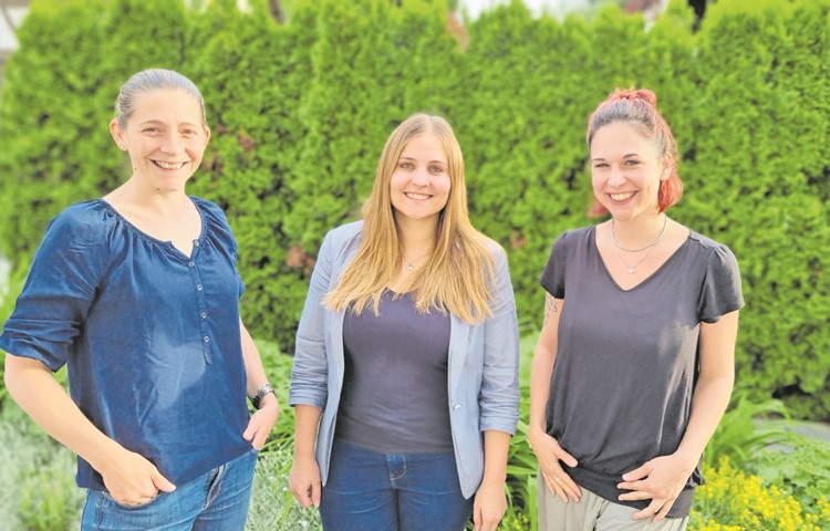 Stefanie Egli, Corinne Lang und Jenny Buser (v.l.) tanken jeden Monat neue Energie aus den guten Feedbacks zu … Stefanie Egli, Corinne Lang und Jenny Buser (v.l.) tanken jeden Monat neue Energie aus den guten Feedbacks zu …
