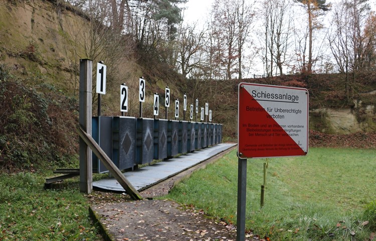Die Schiessanlage in Wildensbuch hat insgesamt 12 Scheiben... Die Schiessanlage in Wildensbuch hat insgesamt 12 Scheiben...