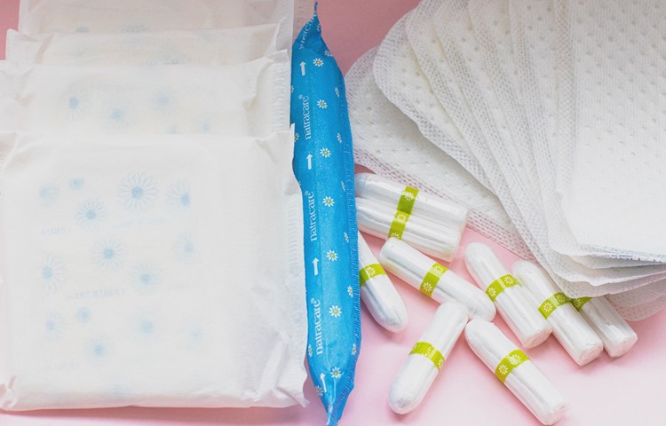 Binden und Tampons sind keine Luxusartikel, sondern für Frauen und Mädchen essenziell. Binden und Tampons sind keine Luxusartikel, sondern für Frauen und Mädchen essenziell.
