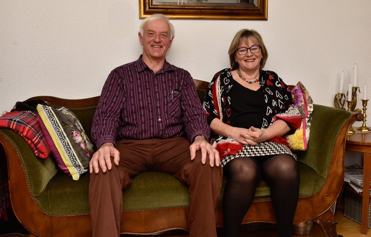 Pensioniert sind Jörg Renold und Christa Fehr schon länger, nun geben sie ihr Amt in der Bezirkskirchenpflege ab. Pensioniert sind Jörg Renold und Christa Fehr schon länger, nun geben sie ihr Amt in der Bezirkskirchenpflege ab.