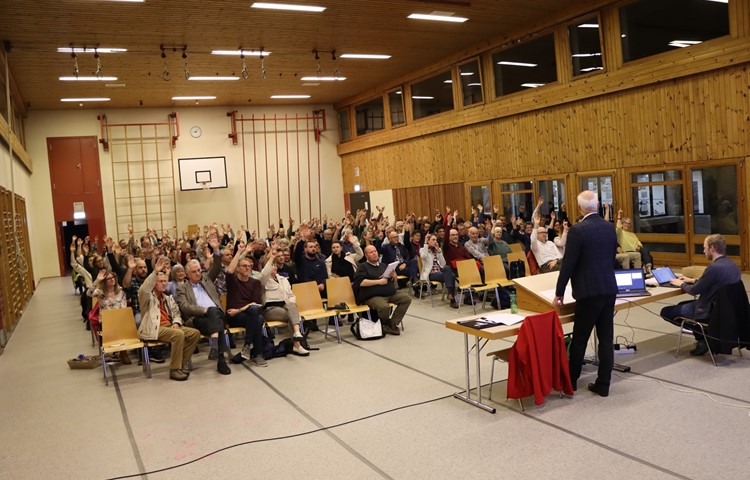Im Weinländer Quervergleich fallen Neunforns Gemeindeversammlungen stets durch ungewöhnlich viele Frauen und junge Menschen auf. Im Weinländer Quervergleich fallen Neunforns Gemeindeversammlungen stets durch ungewöhnlich viele Frauen und junge Menschen auf.