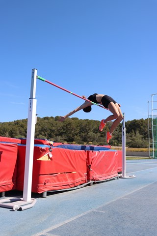 Nadja Lüthi bei ihrer Paradedisziplin Hochsprung im Trainingslager auf Mallorca …