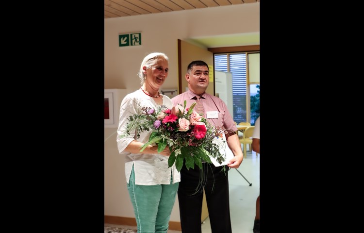 Die OK-Präsidentin Caroline Hofer Basler mit einem Delegationsmitglied aus dem rumänischen Daia (deutsch Talheim).