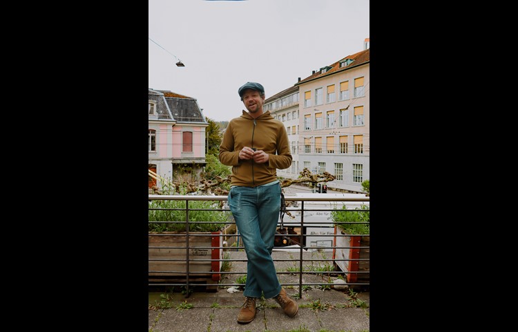Mit kaum 20 Jahren plante er sein erstes Festival in Andelfingen – heute arbeitet Dominic Schmid für die Winterthurer Musikfestwochen.