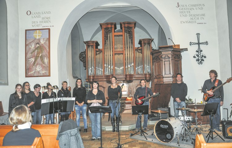 Modern Pipes bei einem früheren Konzert in der Bergemer Kirche. Gisela Stäheli (7.v.l.) ist Initiatorin der Formation. Modern Pipes bei einem früheren Konzert in der Bergemer Kirche. Gisela Stäheli (7.v.l.) ist Initiatorin der Formation.