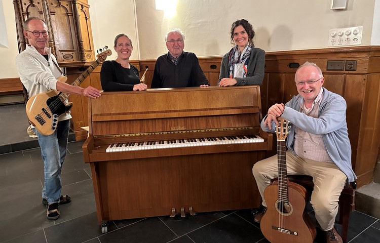 Die Irchelspatzen: (v.l.) Walter Fitze, Sandra Schardl, Kurt Ganz, Sarah von Reitzenstein, Hannes Irsiegler. Die Irchelspatzen: (v.l.) Walter Fitze, Sandra Schardl, Kurt Ganz, Sarah von Reitzenstein, Hannes Irsiegler.
