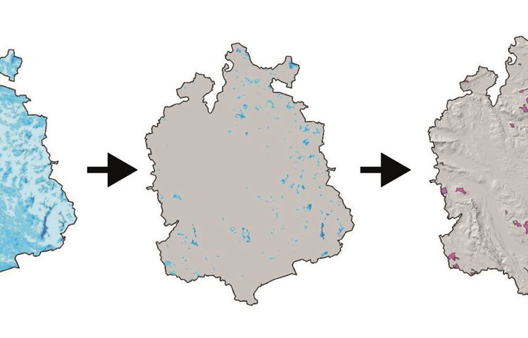 Die Windressourcen (links), nach dem Ausschluss der Siedlungs- und Naturschutzgebiete und weiterer Kriterien (Mitte) und die Potenzialgebiete nach dem Ausschluss kleiner Gebietsfetzen und windarmer Regionen (rechts). Die Windressourcen (links), nach dem Ausschluss der Siedlungs- und Naturschutzgebiete und weiterer Kriterien (Mitte) und die Potenzialgebiete nach dem Ausschluss kleiner Gebietsfetzen und windarmer Regionen (rechts).