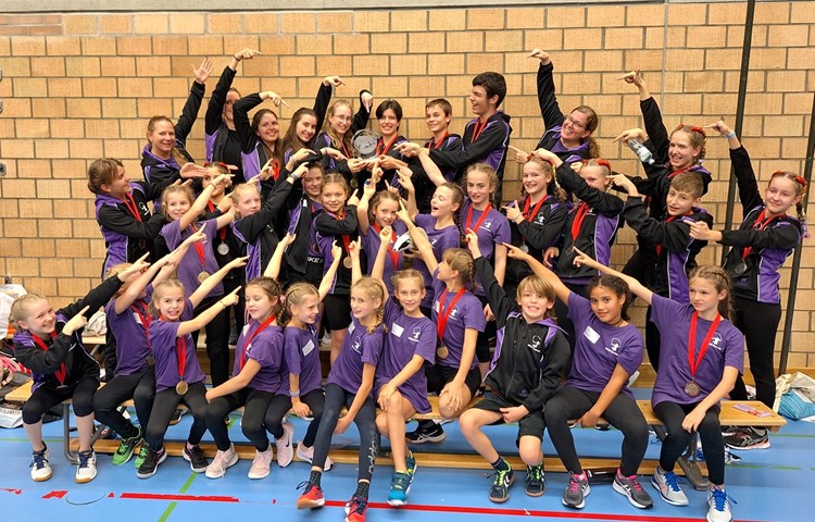 Das Rope Skipping Dachsen zeigte in Steffisburg starke Leistungen und verteidigte seinen Schweizer Meistertitel. Das Rope Skipping Dachsen zeigte in Steffisburg starke Leistungen und verteidigte seinen Schweizer Meistertitel.