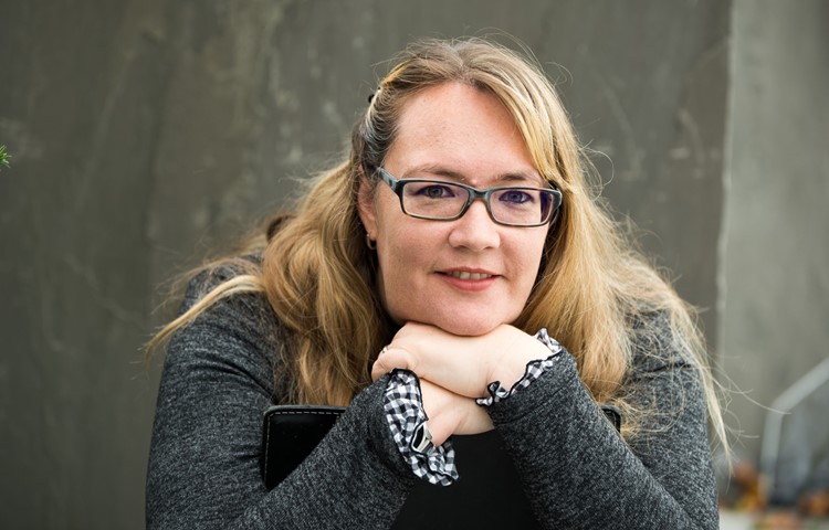 Sie schrieb schon als Kind Geschichten und hat im Juni ihren ersten Roman veröffentlicht: Franziska Wickihalder. Sie schrieb schon als Kind Geschichten und hat im Juni ihren ersten Roman veröffentlicht: Franziska Wickihalder.