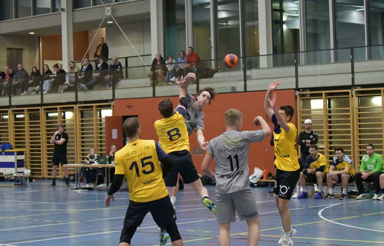 Der HC Andelfingen (hier in Grau gegen Bruggen) ist in dieser Saison bislang das Mass aller Dinge der 2. Liga. Der HC Andelfingen (hier in Grau gegen Bruggen) ist in dieser Saison bislang das Mass aller Dinge der 2. Liga.