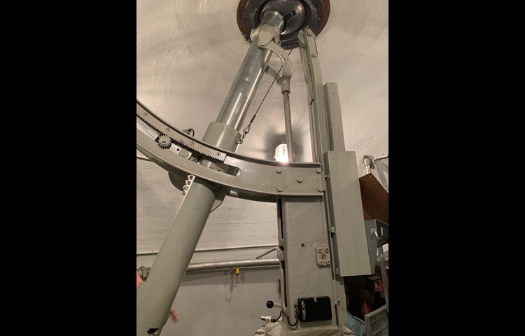 Bei dieser Gelegenheit wurden die nach wie vor vorhandenen Geschütze, Zielvorrichtungen und Munition vorgeführt.