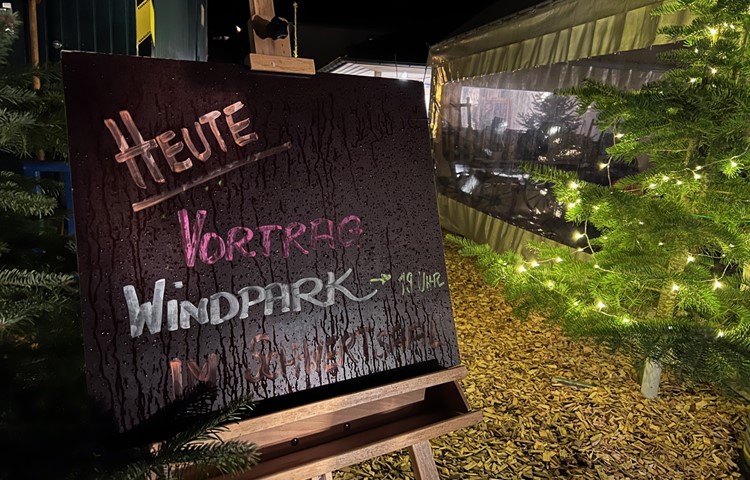 Im Schwertsaal sprach sich Martin Maletinsky gegen die Windkraft am Stammerberg aus. Im Schwertsaal sprach sich Martin Maletinsky gegen die Windkraft am Stammerberg aus.