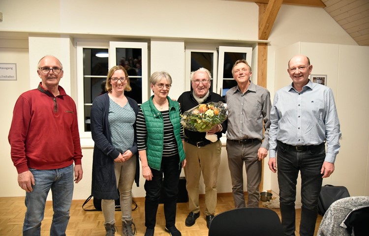 Der Vorstand des neuen Vereins «Buchemer Freilichtspiel 2025» (von links): Ernst Brandenberger, Romy Fehr, Doris Egger, 
Kurt Ganz (Ehrenmitglied), Thomas Ganz und Dominik Krebs. Der Vorstand des neuen Vereins «Buchemer Freilichtspiel 2025» (von links): Ernst Brandenberger, Romy Fehr, Doris Egger, 
Kurt Ganz (Ehrenmitglied), Thomas Ganz und Dominik Krebs.