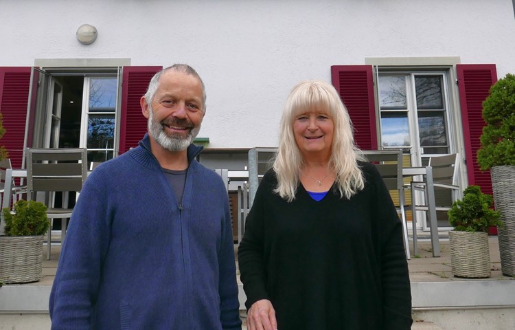 Andreas Roth und Christine Waldvogel Hubmann arbeiten an der Übergabe der Heimleitung des Rhyhuus. Andreas Roth und Christine Waldvogel Hubmann arbeiten an der Übergabe der Heimleitung des Rhyhuus.