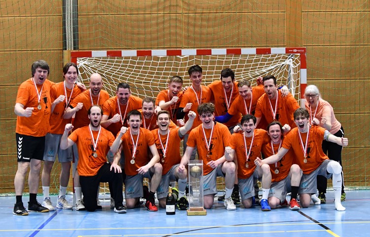 Freude herrscht: Der HC Andelfingen ist Ostschweizer Regionalcupsieger 2023/2024. Freude herrscht: Der HC Andelfingen ist Ostschweizer Regionalcupsieger 2023/2024.