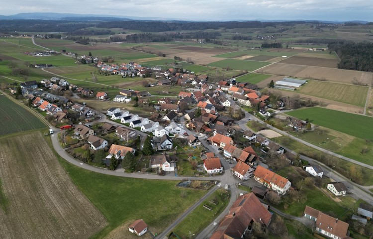 Das Haus an der Kreuzung am unteren Rand in der Bildmitte wird neu der Kernzone zugeteilt. Das Haus an der Kreuzung am unteren Rand in der Bildmitte wird neu der Kernzone zugeteilt.
