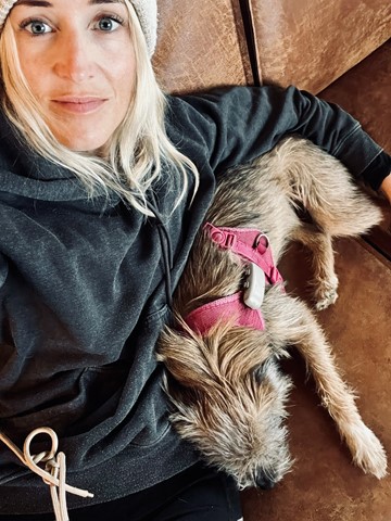 Stefanie Galle darf ihren Hund behalten. Das Gericht argumentierte mit dem Tierschutz – gegen einen Tierschutzverein. Stefanie Galle darf ihren Hund behalten. Das Gericht argumentierte mit dem Tierschutz – gegen einen Tierschutzverein.
