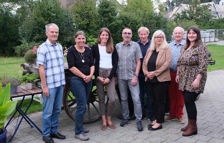 Der alte und neue Vorstand der GGA (von links): Hansruedi Fürst, Claudia Kindhauser, Stephanie Frei, Peter A. Suter, Ueli Landolt, Stephanie Gysel, Hermann Peter, Irina Kuster. Der alte und neue Vorstand der GGA (von links): Hansruedi Fürst, Claudia Kindhauser, Stephanie Frei, Peter A. Suter, Ueli Landolt, Stephanie Gysel, Hermann Peter, Irina Kuster.