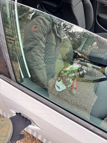 Der Algerier räumte zahlreiche parkierte Autos in Andelfingen und Kleinandelfingen aus. Die Polizei rät, keine Wertsachen in Fahrzeugen aufzubewahren.