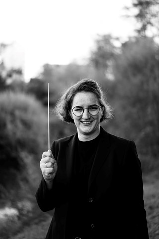 Nadine Brennwald dirigiert gleich mehrere Orchester aus der Region. Nadine Brennwald dirigiert gleich mehrere Orchester aus der Region.