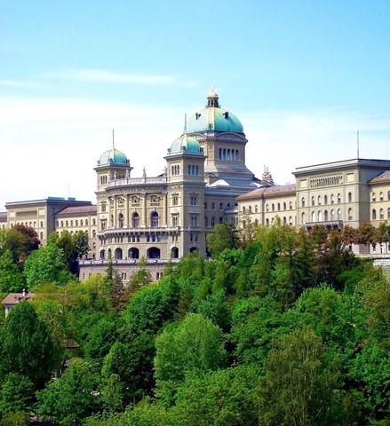 Ist das Bundeshaus in Bern Sitz des Nationalmuseums, des Schweizer Fernsehens, der Universität oder des Parlaments? Das fragt der Übungstest im Kanton Aargau.