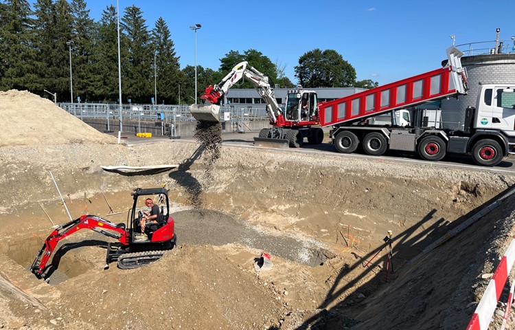 Neben der ARA Andelfingen im Niederfeld entsteht das sichtbarste Zeichen des Wasserzusammenschlusses. Neben der ARA Andelfingen im Niederfeld entsteht das sichtbarste Zeichen des Wasserzusammenschlusses.